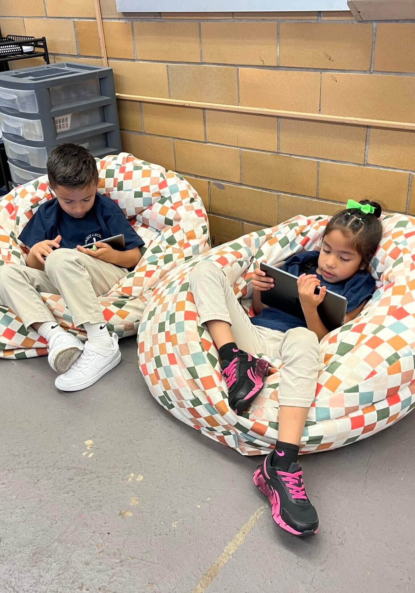 Request service youth - Students Reading on iPad 1